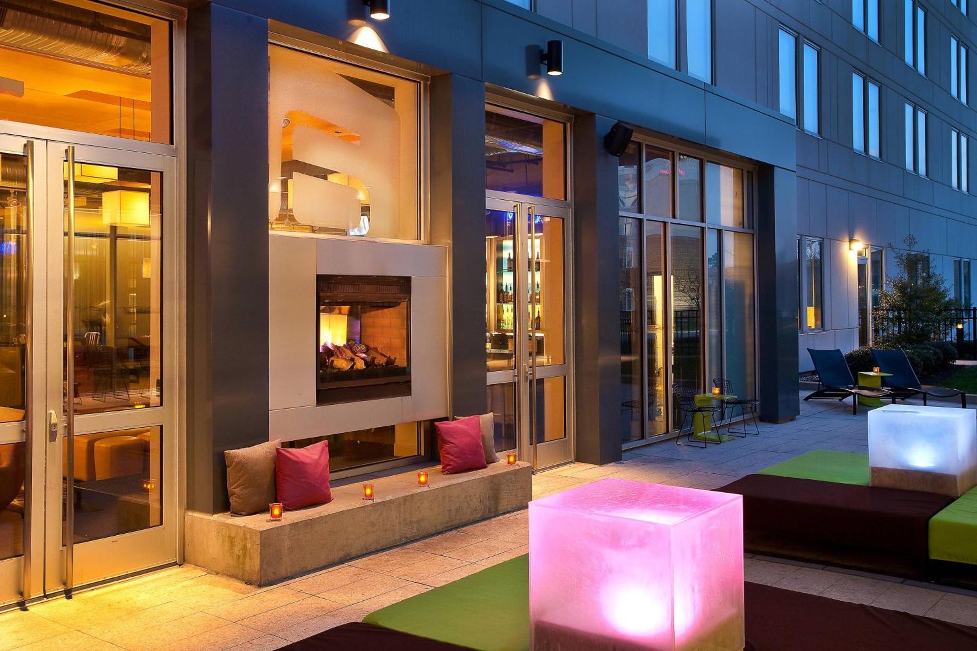Aloft Chesapeake Hotel Exterior photo